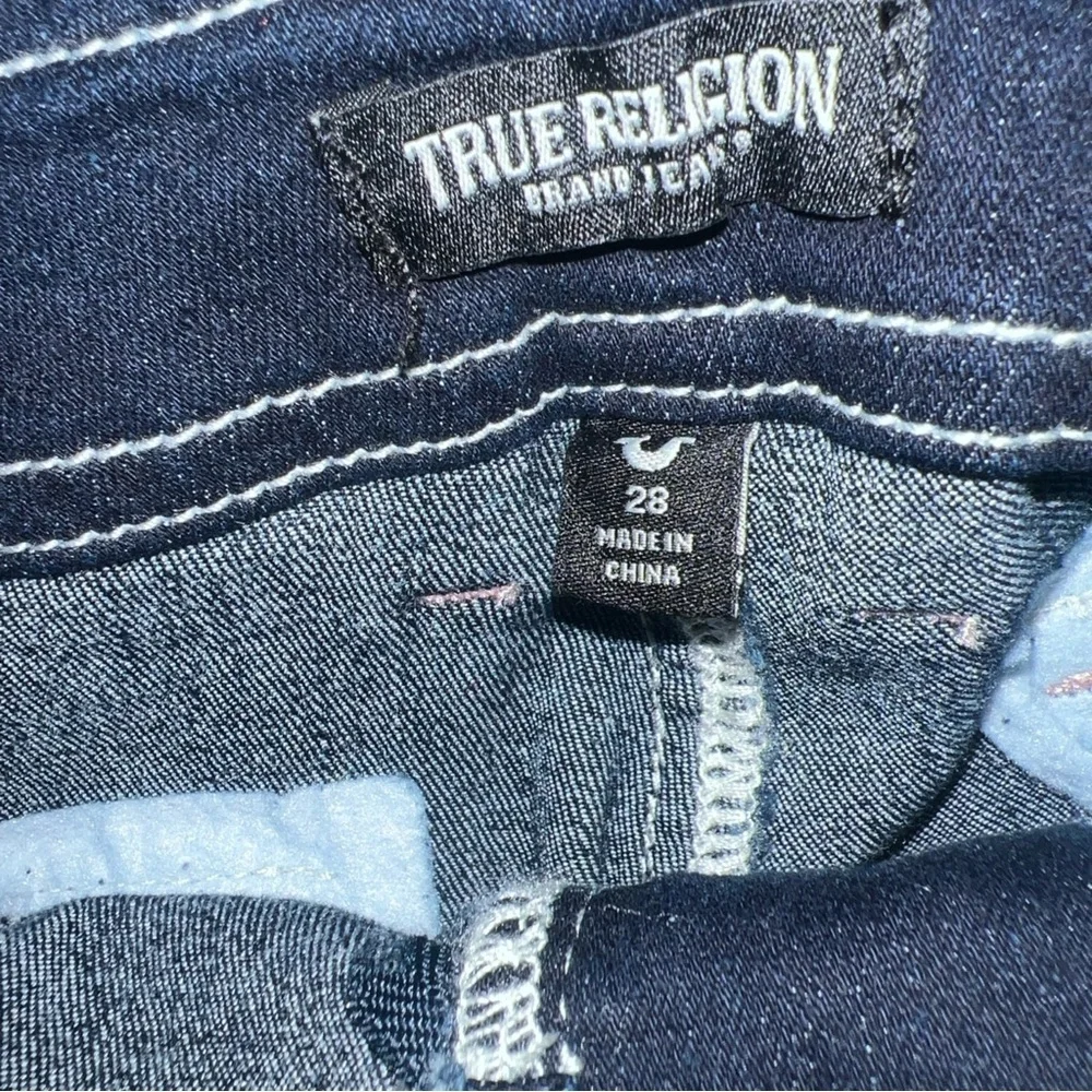 True Religion Dark Blue Denim cargo with White Stitching, horseshoe size28/29